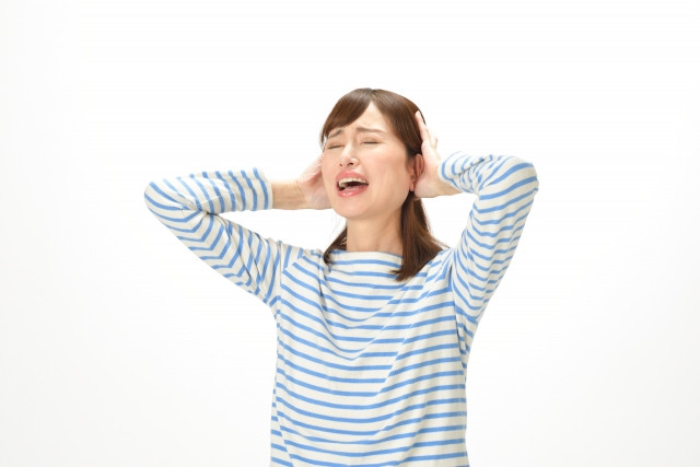 頭を抱える